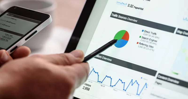 How to analyze the SERP like a human (the part tools can't do)